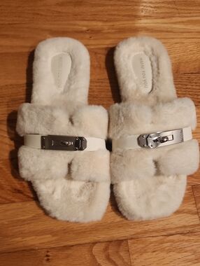 New, Without Tag, Plush Faux-Fur Slide Slippers in Cream with Silver Accent